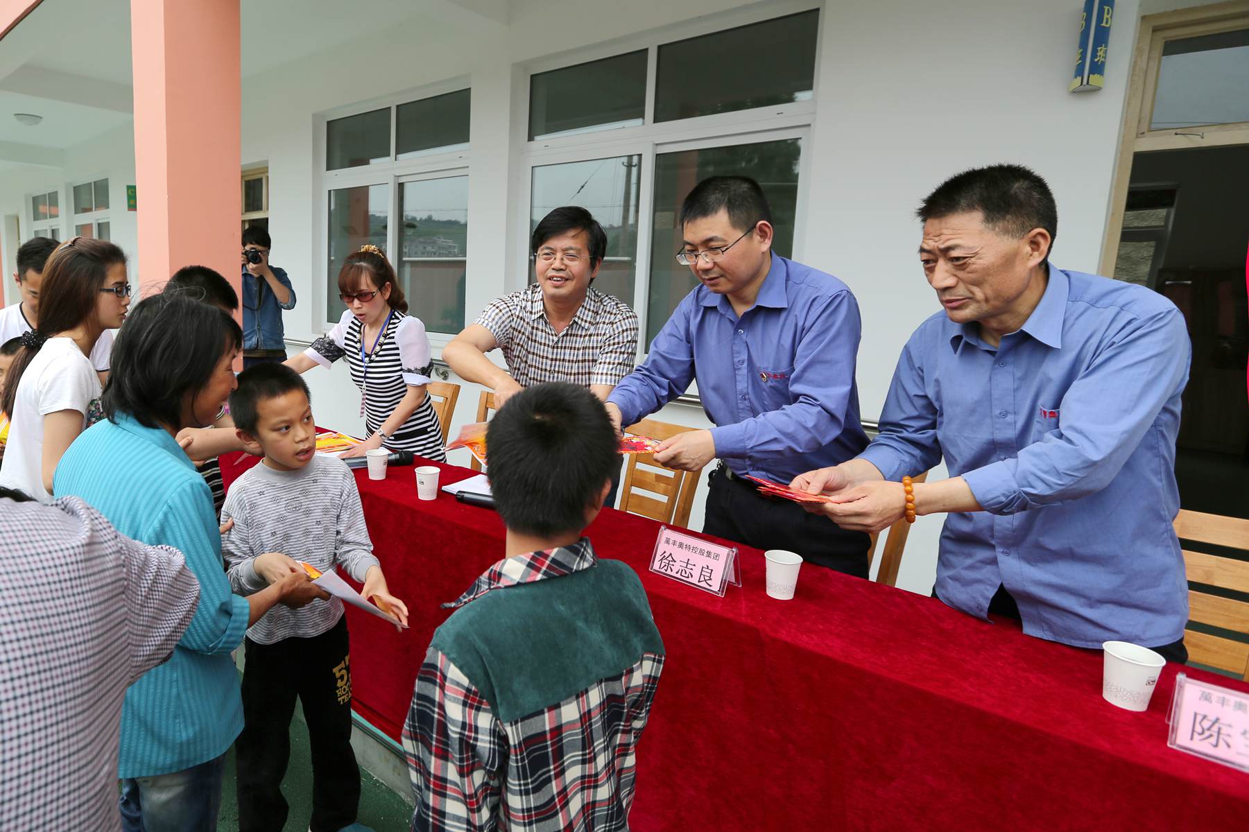 ku娛樂真人體育平臺下載控股集團開展“全國助殘日”慰問活動